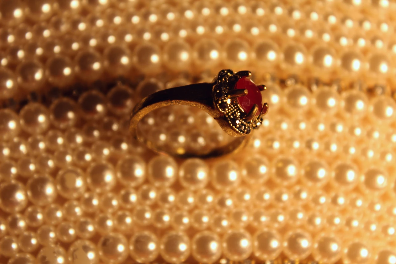 virtual-try-on-technology-revolutionizing-jewelery-shopping-online